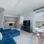 Stylish With Parking In Wellness & By Renters Dziwnów