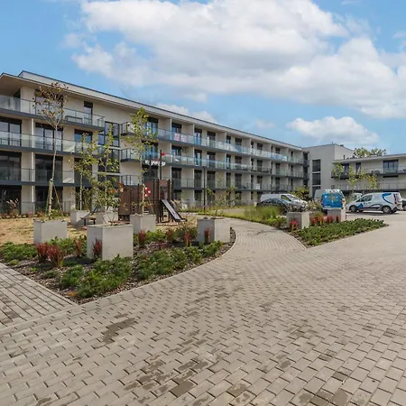 Stylish With Parking In Wellness & By Renters Dziwnow