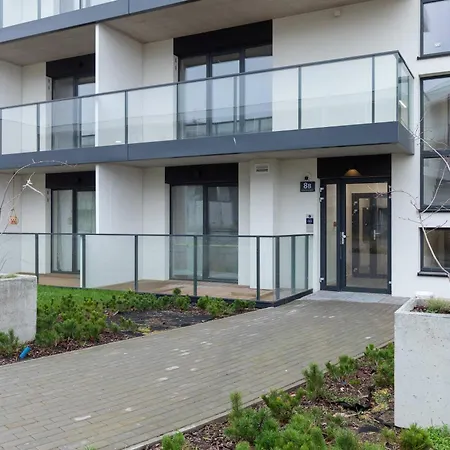 Stylish With Parking In Wellness & By Renters Apartment Dziwnów