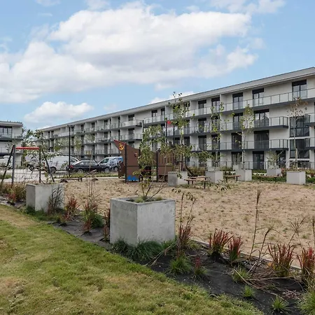 Stylish With Parking In Wellness & By Renters