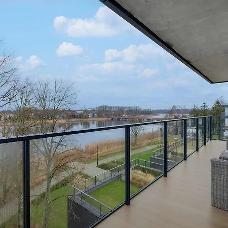 Stylish With Parking In Wellness & By Renters Dziwnow