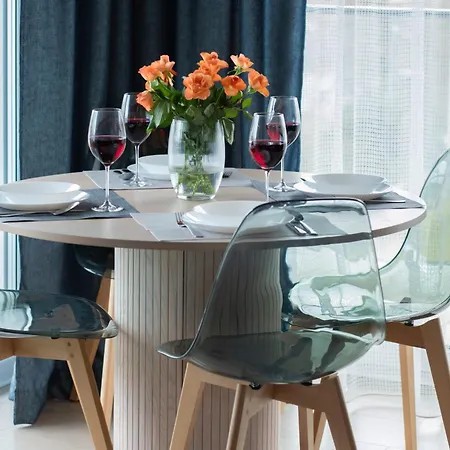 Stylish With Parking In Wellness & By Renters *