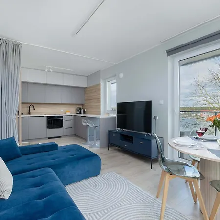 Stylish With Parking In Wellness & By Renters Dziwnow